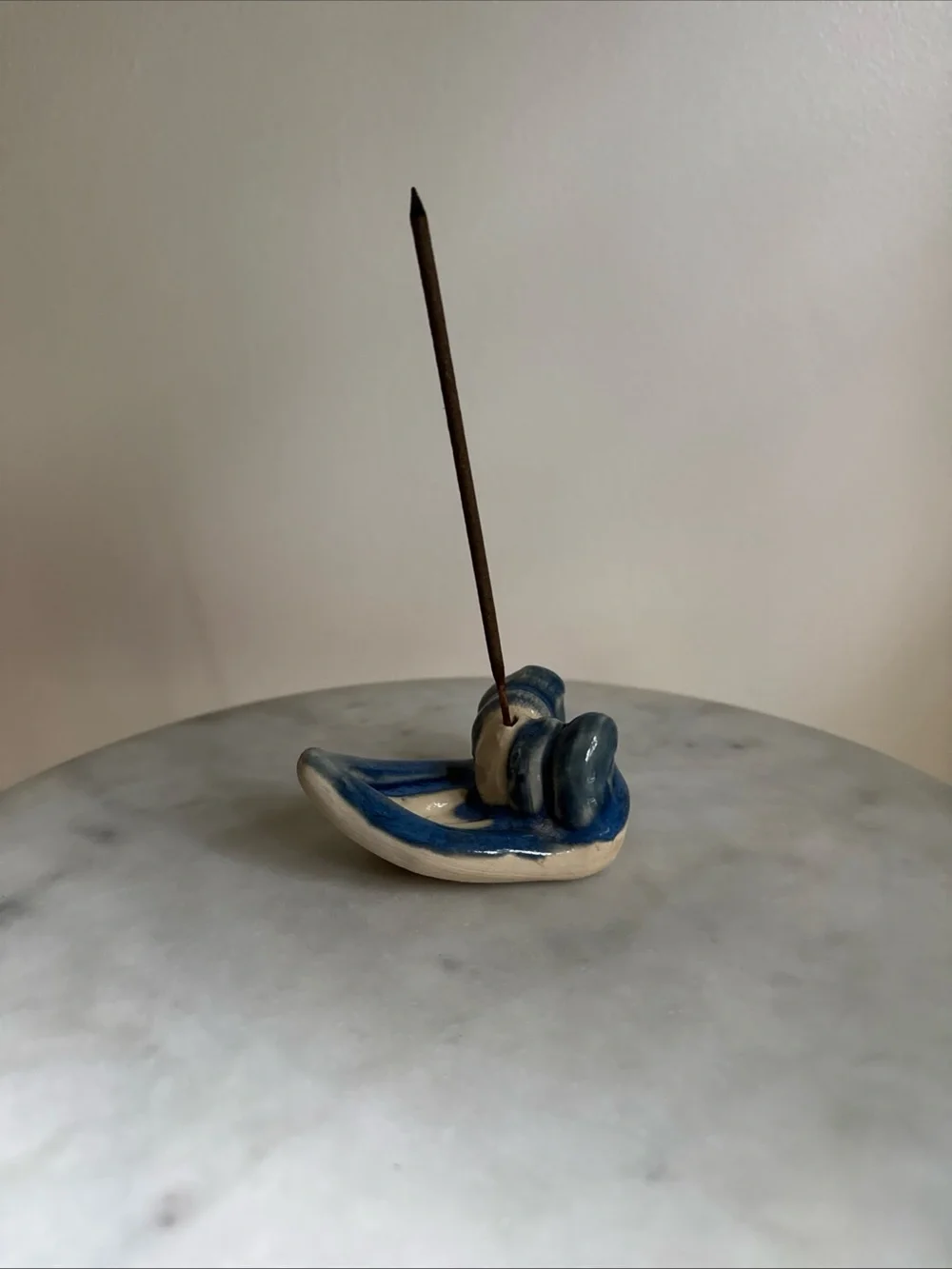 Vintage Leaf Incense Holder - Blue & White Design